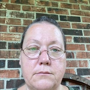 Meet your Posher, Debra